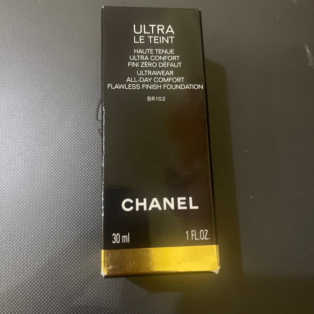 Chanel foundation